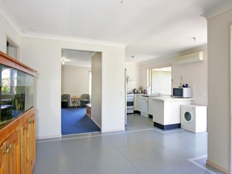 2 Woodside Court, Lake Haven NSW 2263