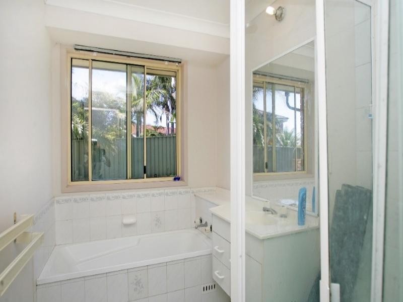 2 Woodside Court, Lake Haven NSW 2263