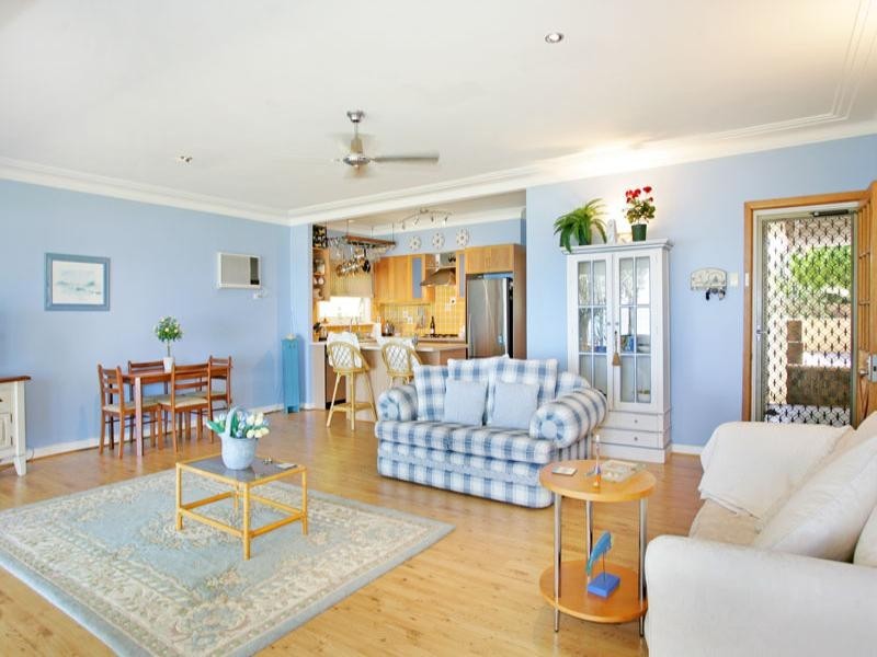 32 Marks Road, Gorokan NSW 2263