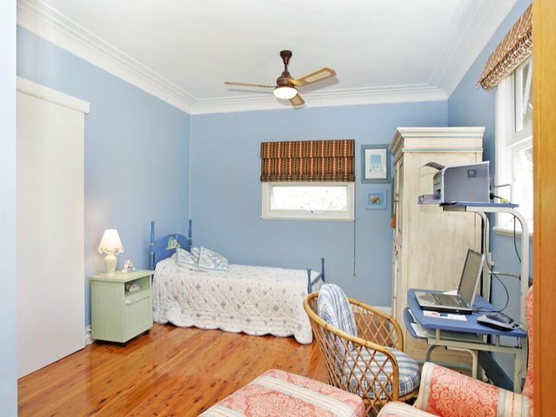 32 Marks Road, Gorokan NSW 2263