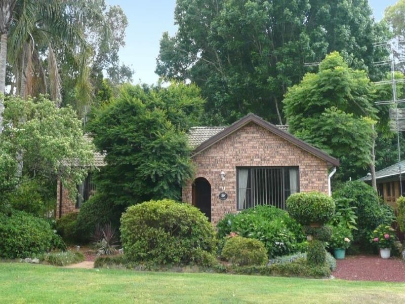 11 Charmhaven Avenue, Charmhaven NSW 2263