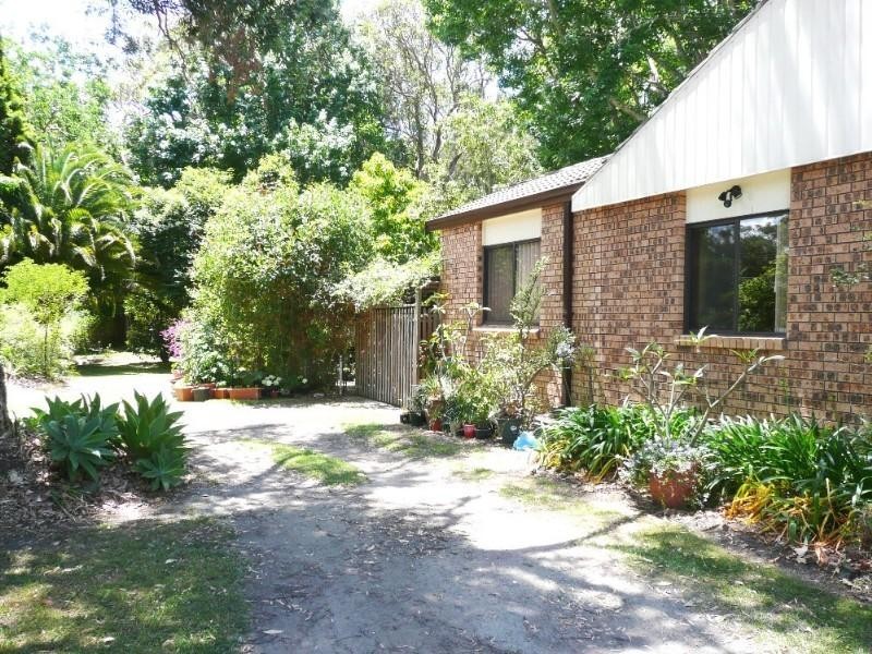 11 Charmhaven Avenue, Charmhaven NSW 2263