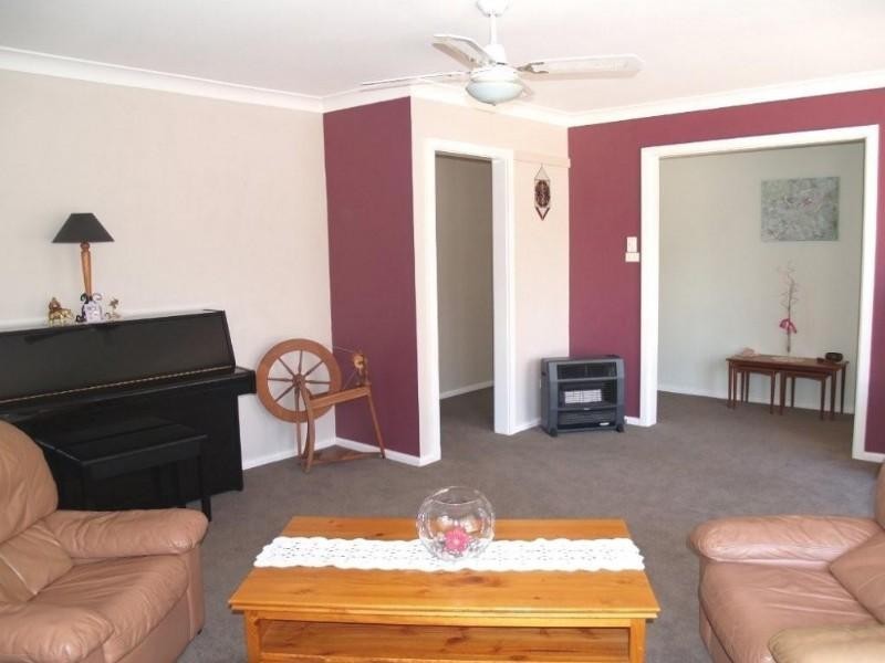 2 Dalton Avenue, Kanwal NSW 2259