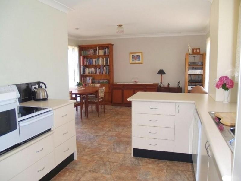 2 Dalton Avenue, Kanwal NSW 2259
