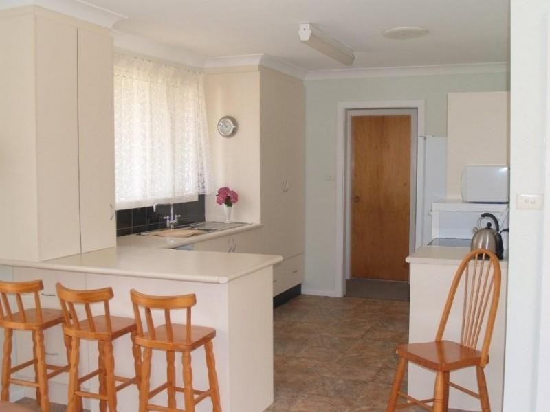 2 Dalton Avenue, Kanwal NSW 2259