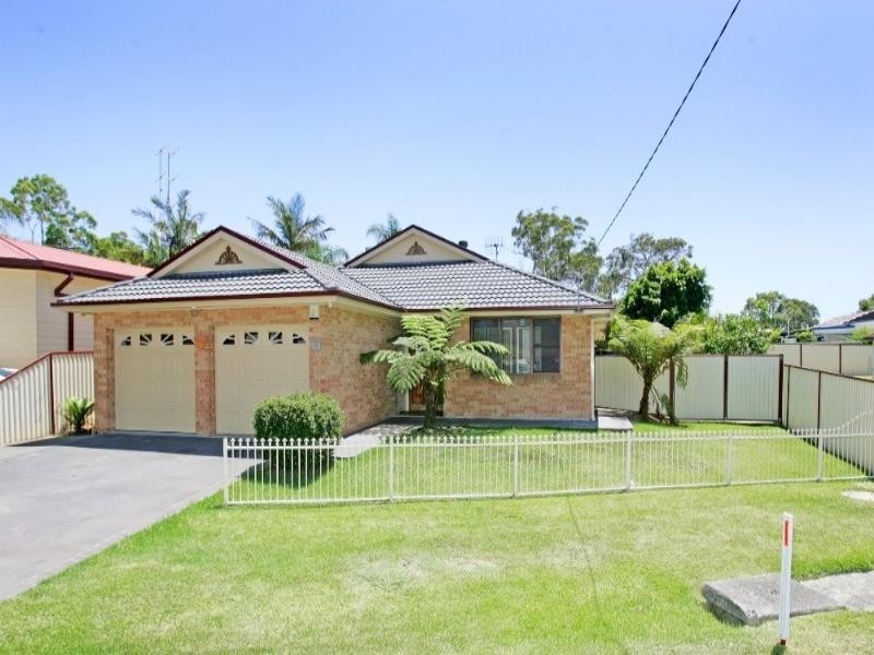 1 Lukela Avenue, Budgewoi NSW 2262