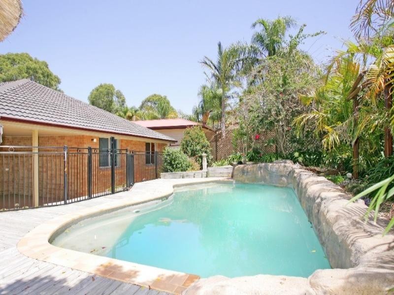 1 Lukela Avenue, Budgewoi NSW 2262