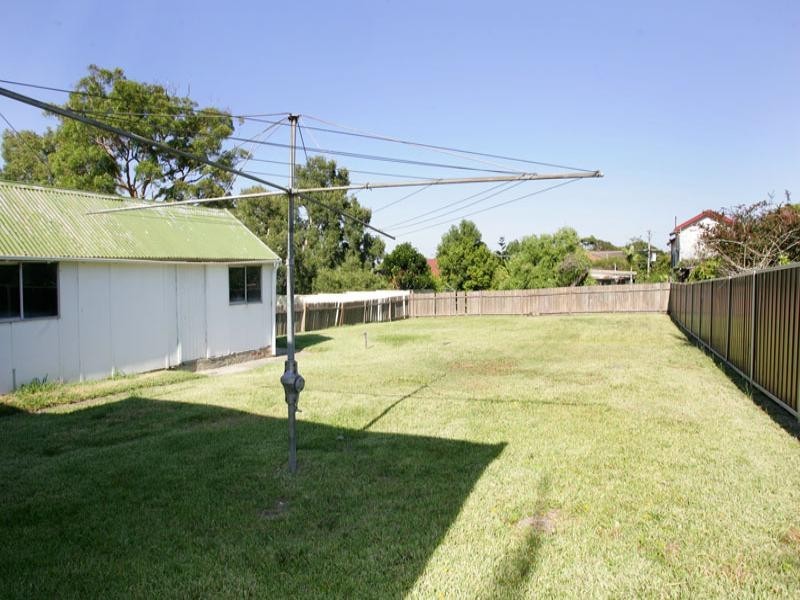 36 Victoria Avenue, Toukley NSW 2263