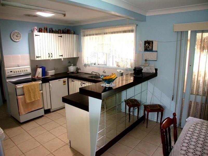 9 Esther Close, Gorokan NSW 2263
