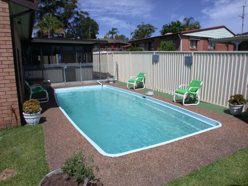 9 Esther Close, Gorokan NSW 2263