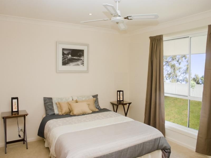 16 Dellavia Drive, Lake Munmorah NSW 2259