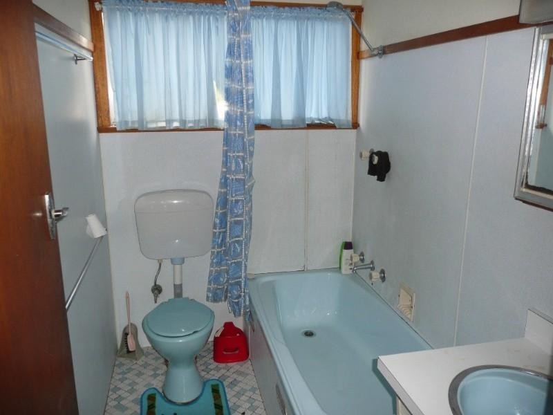 60 Wall Road, Gorokan NSW 2263