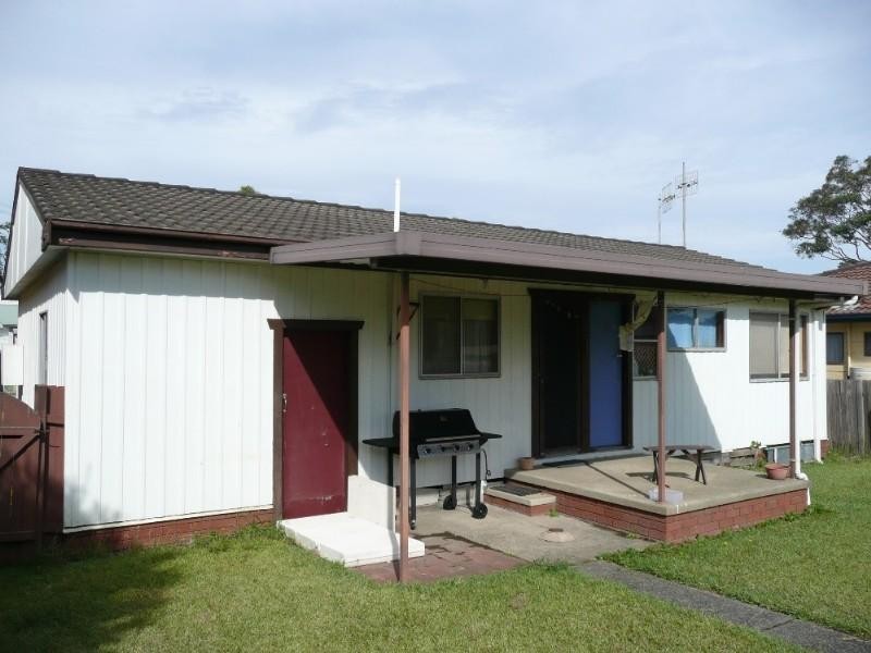 60 Wall Road, Gorokan NSW 2263