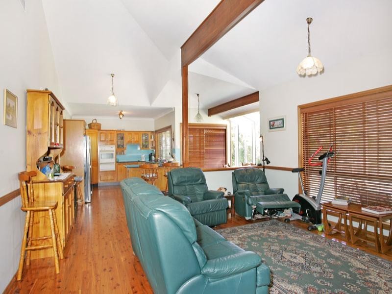 16 Crestwood Road, Jilliby NSW 2259