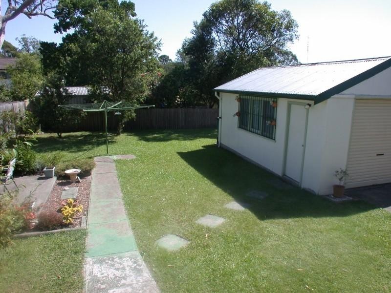 20 Spencer Road, Mannering Park NSW 2259