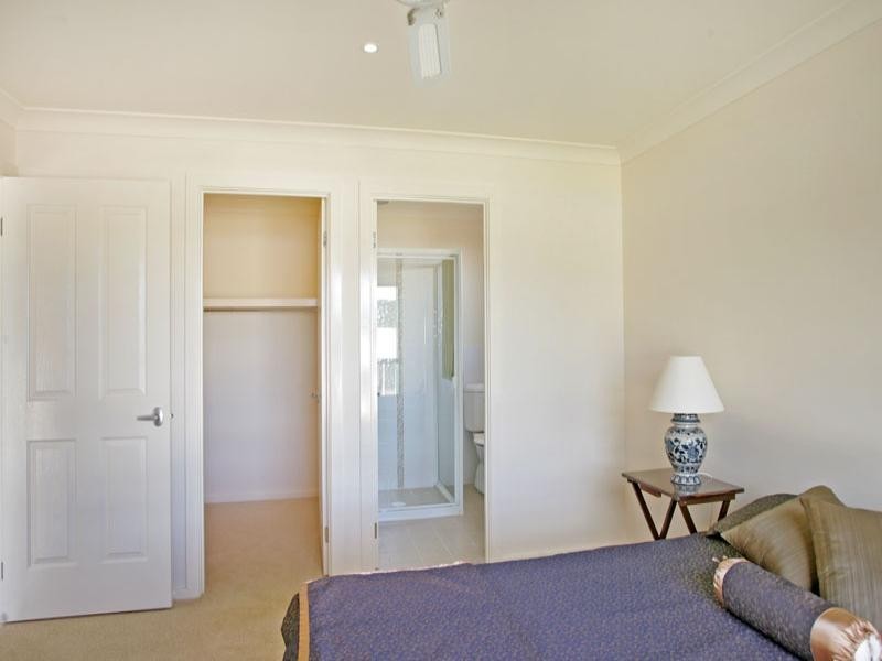 17 Dellavia Drive, Lake Munmorah NSW 2259