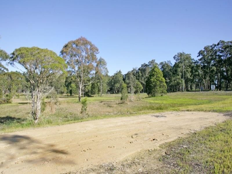 39 Burlington Avenue, Jilliby NSW 2259