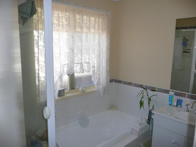 24 Woodbridge Crescent, Lake Munmorah NSW 2259