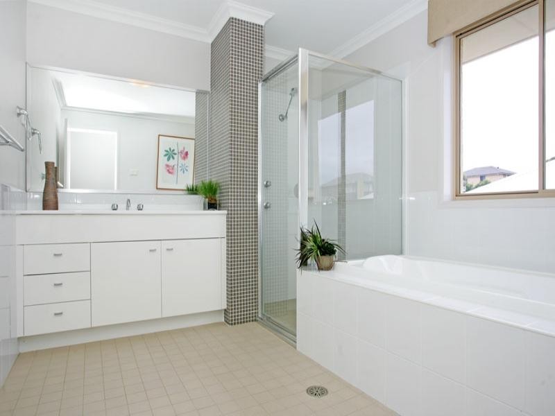 10 Stan Johnson Drive, Hamlyn Terrace NSW 2259