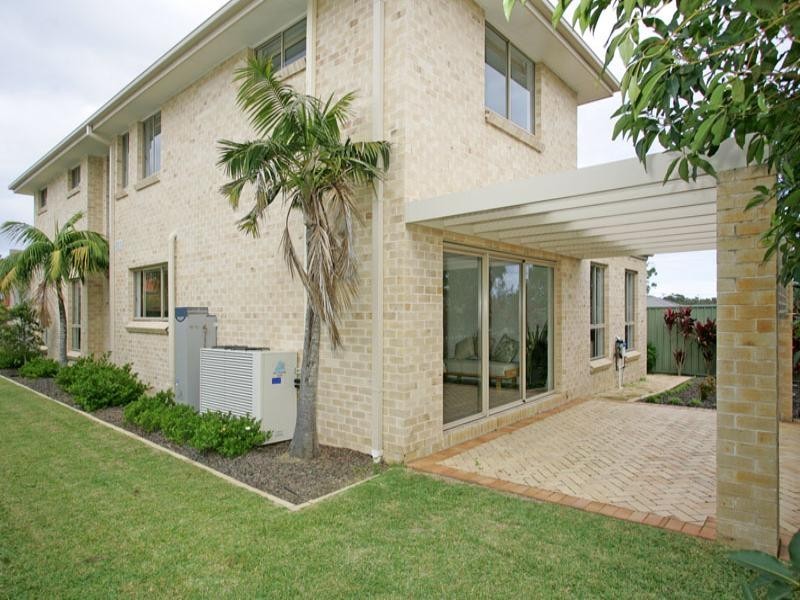 10 Stan Johnson Drive, Hamlyn Terrace NSW 2259