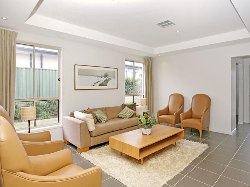 10 Stan Johnson Drive, Hamlyn Terrace NSW 2259