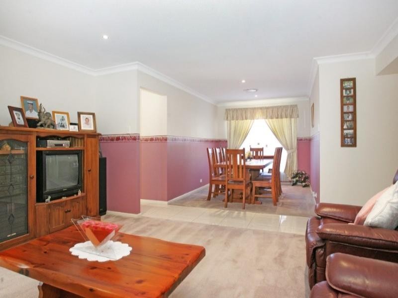 80 Mountain View Drive, Woongarrah NSW 2259