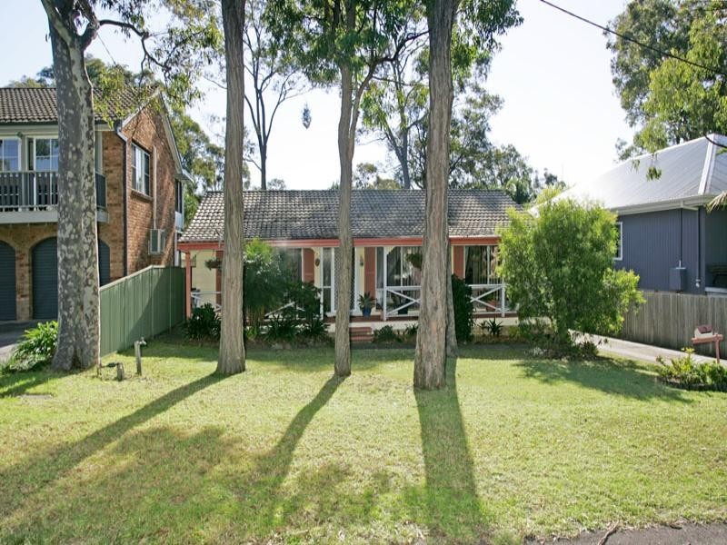 9 Restlea Avenue, Charmhaven NSW 2263