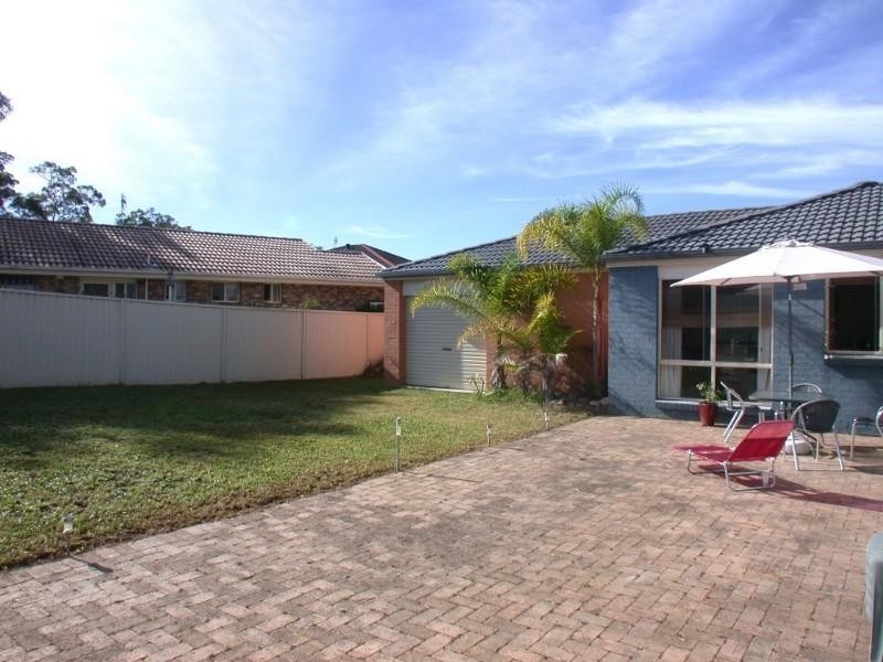 4 Spruce Close, Hamlyn Terrace NSW 2259