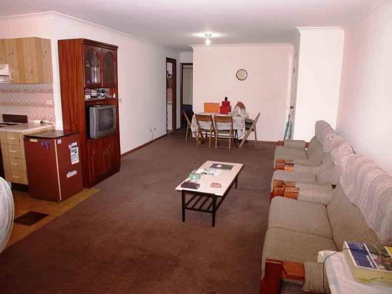 11/2 Cadonia Road, Tuggerawong NSW 2259