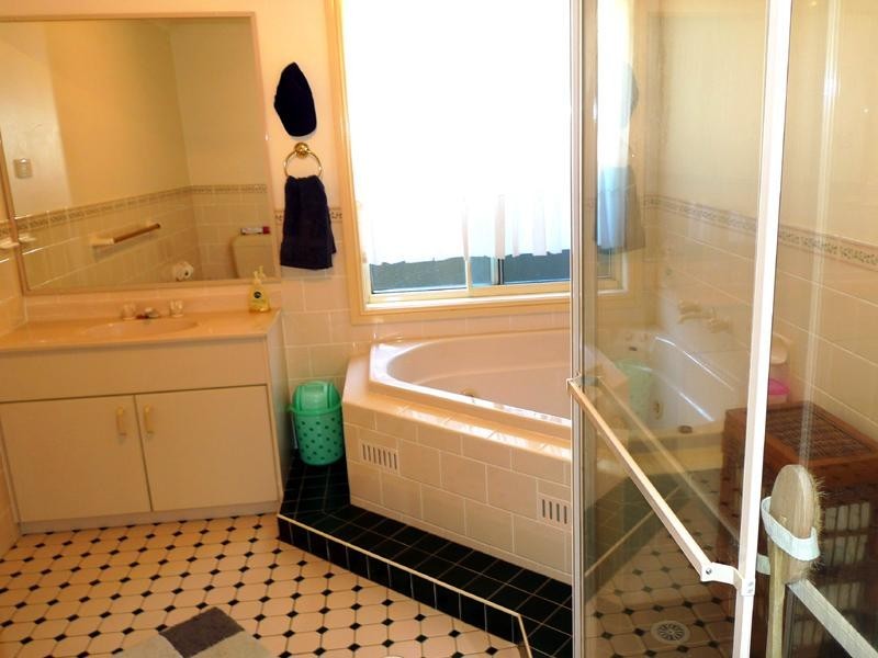 34 Derwent Drive, Lake Haven NSW 2263