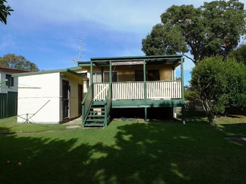 16 Ninth Avenue, Toukley NSW 2263