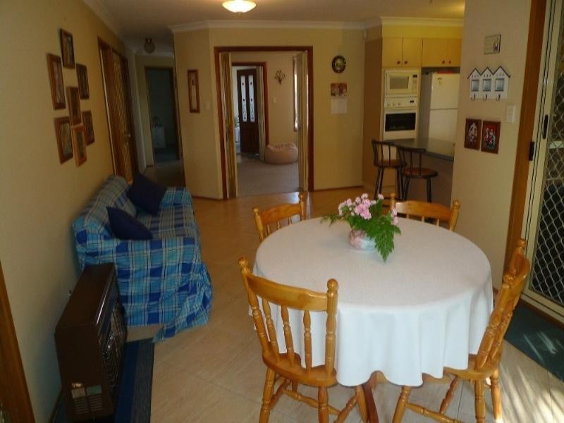 14 Elizabeth Bay Drive, Lake Munmorah NSW 2259