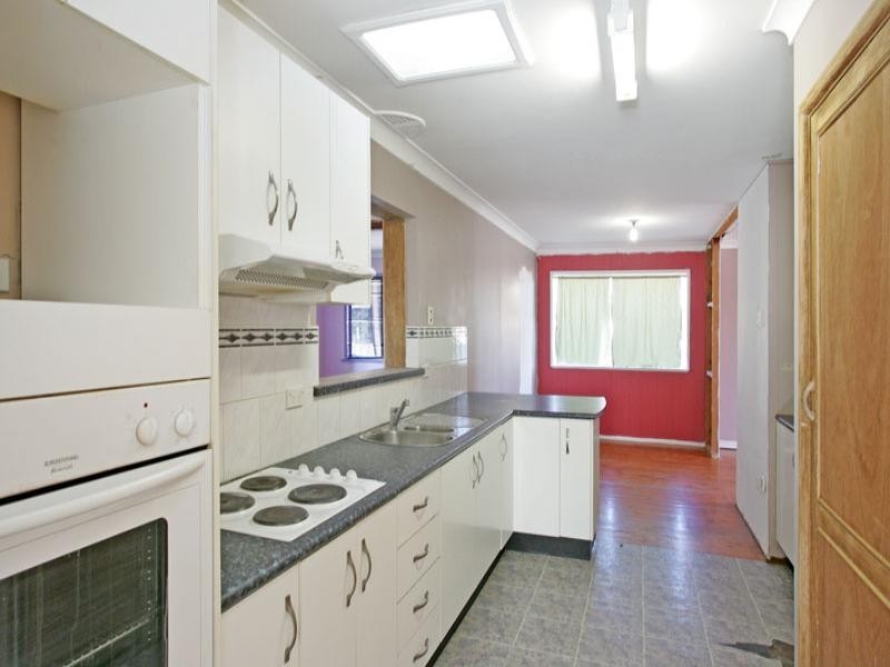 17 Avonlea Avenue, Gorokan NSW 2263