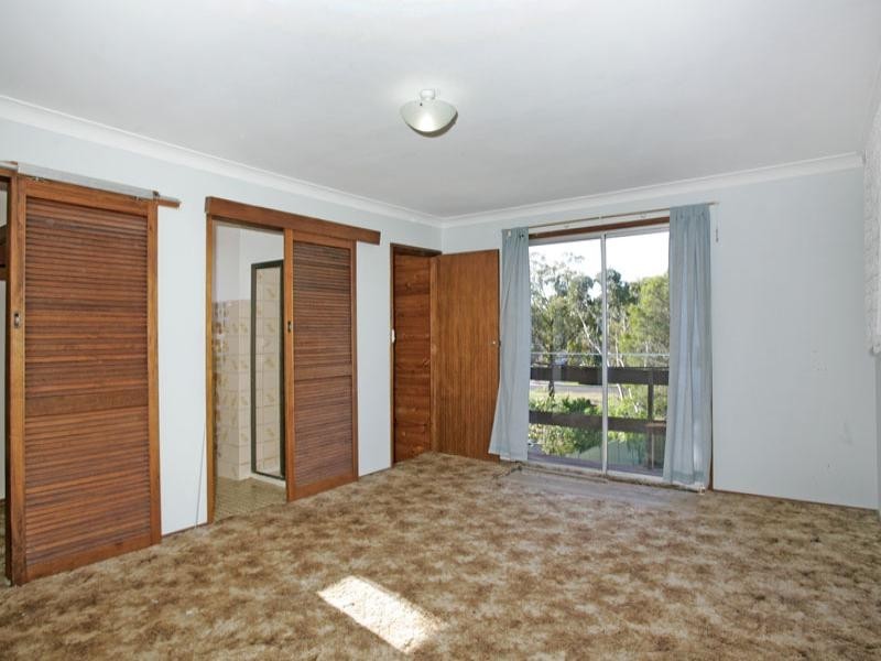 17 Avonlea Avenue, Gorokan NSW 2263