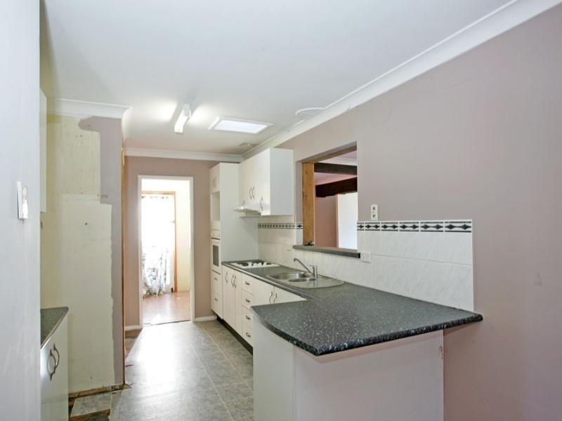 17 Avonlea Avenue, Gorokan NSW 2263