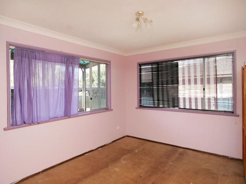 17 Avonlea Avenue, Gorokan NSW 2263