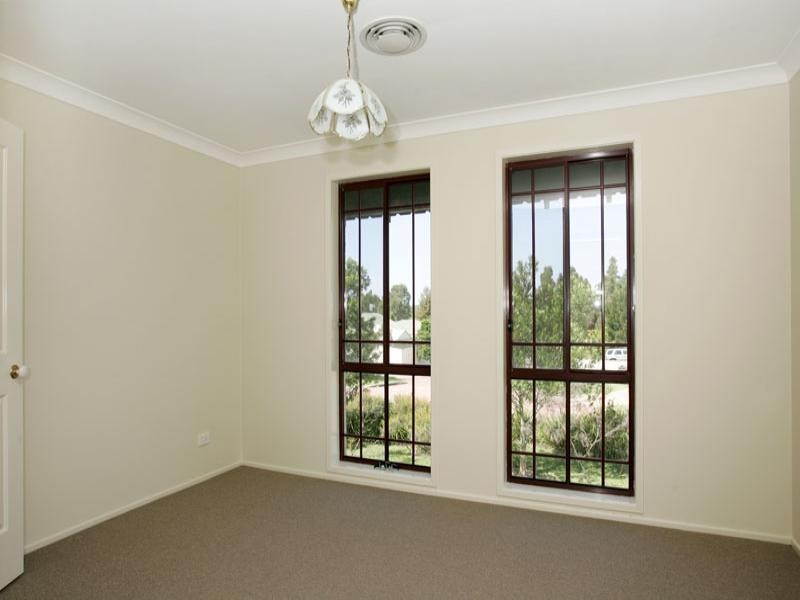 6 Flametree Close, Hamlyn Terrace NSW 2259
