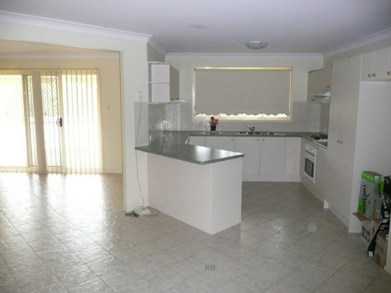 6 Crestleigh Close, Woongarrah NSW 2259