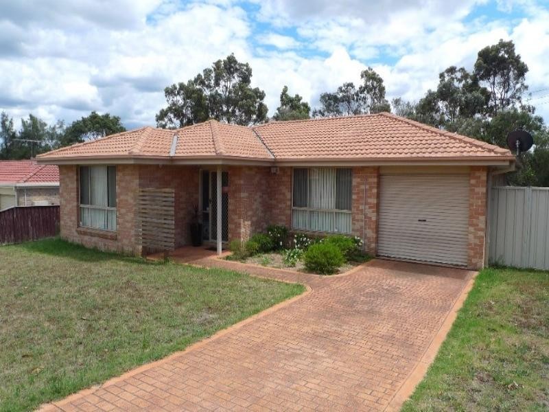 27 Nagle Crescent, Blue Haven NSW 2262