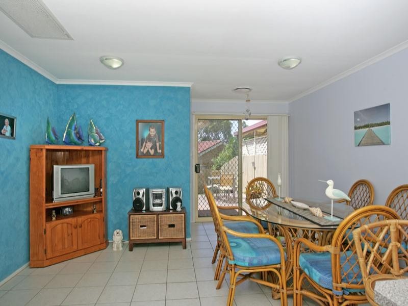 2/9 Woodside Court, Lake Haven NSW 2263