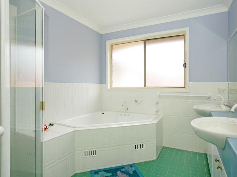 12 Chelmsford Road, Lake Haven NSW 2263