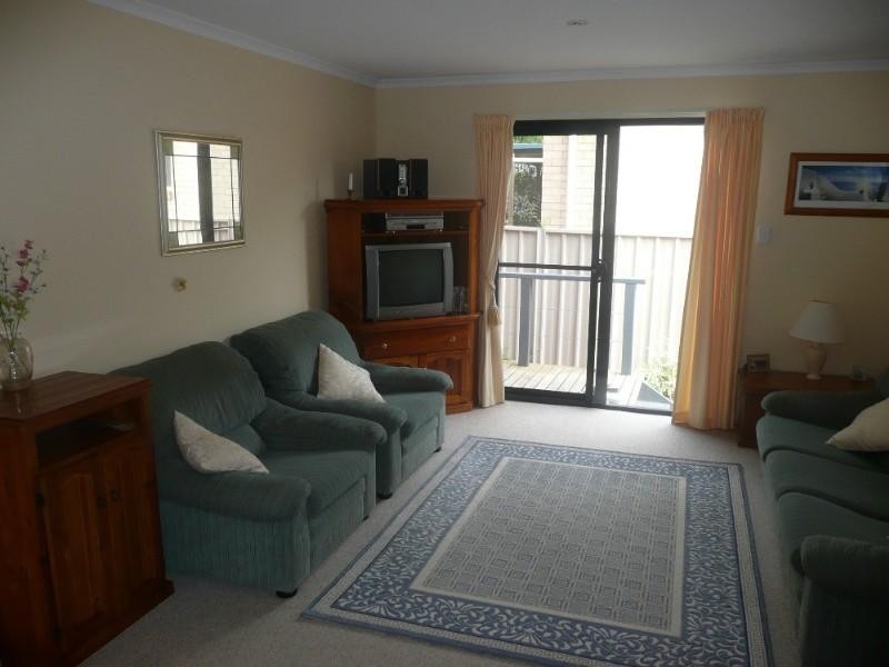 25 Woodbridge Crescent, Lake Munmorah NSW 2259
