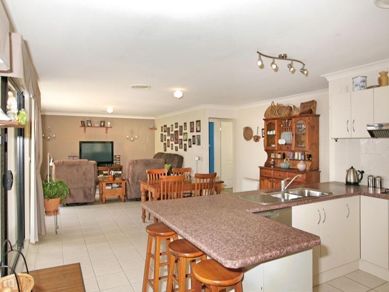 15 Foxtail Crescent, Woongarrah NSW 2259