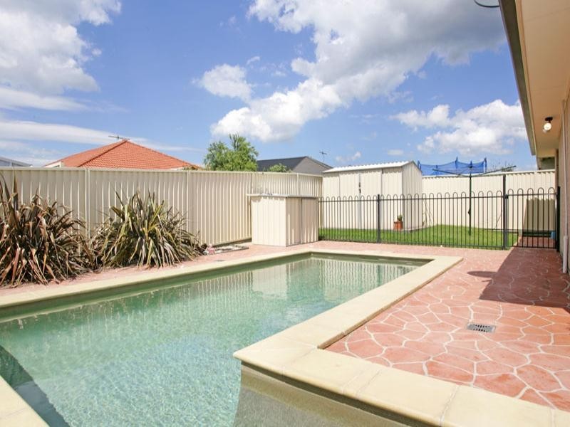 15 Foxtail Crescent, Woongarrah NSW 2259