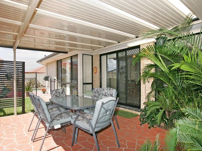 15 Foxtail Crescent, Woongarrah NSW 2259