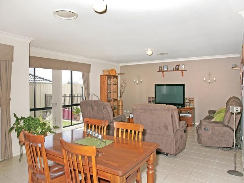 15 Foxtail Crescent, Woongarrah NSW 2259