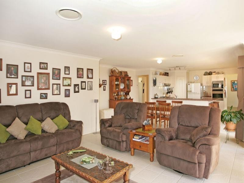 15 Foxtail Crescent, Woongarrah NSW 2259