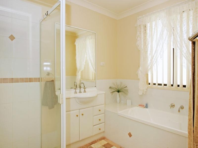 15 Foxtail Crescent, Woongarrah NSW 2259