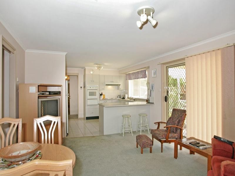 37 Twin Lakes Drive, Lake Haven NSW 2263