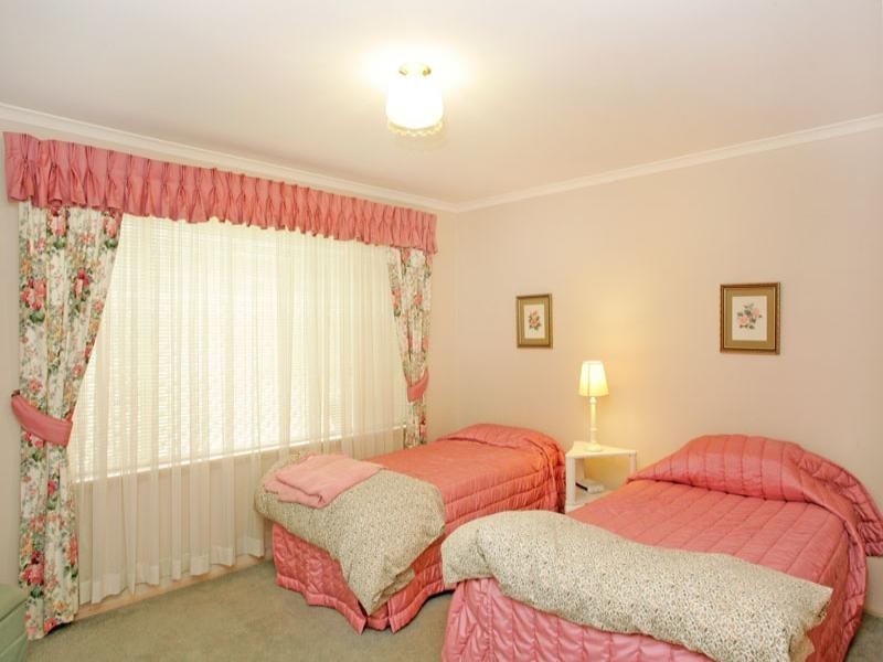 37 Twin Lakes Drive, Lake Haven NSW 2263